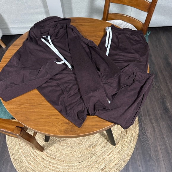 Kirkland Maroon Zip Hoodie and Matching Pants - Picture 4 of 6